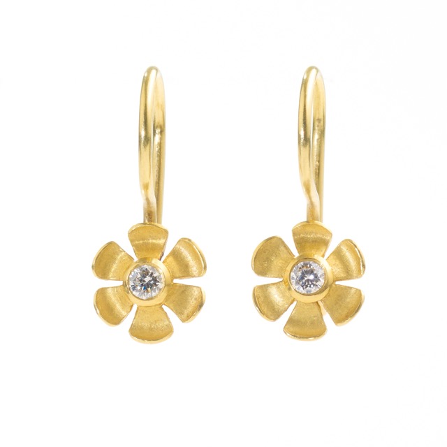 22) Entenblümchen-Ohrhänger 900er und 750er Gelbgold, Brillanten (0,14 ct)